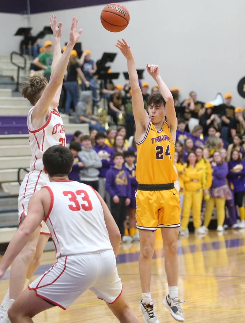 Mendota's Alex Beetz shoots a jump shot over Ottawa's Owen Sanders on Tuesday, Feb. 13, 2024 at Mendota High School.