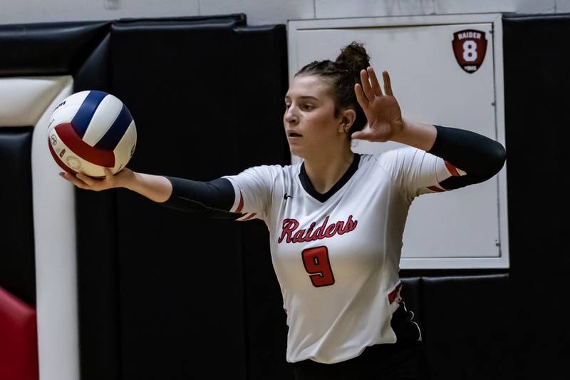 Bolingbrook's Noelle Aprati serves during a varsity volleyball home game against Minooka on Sept. 25, 2025.