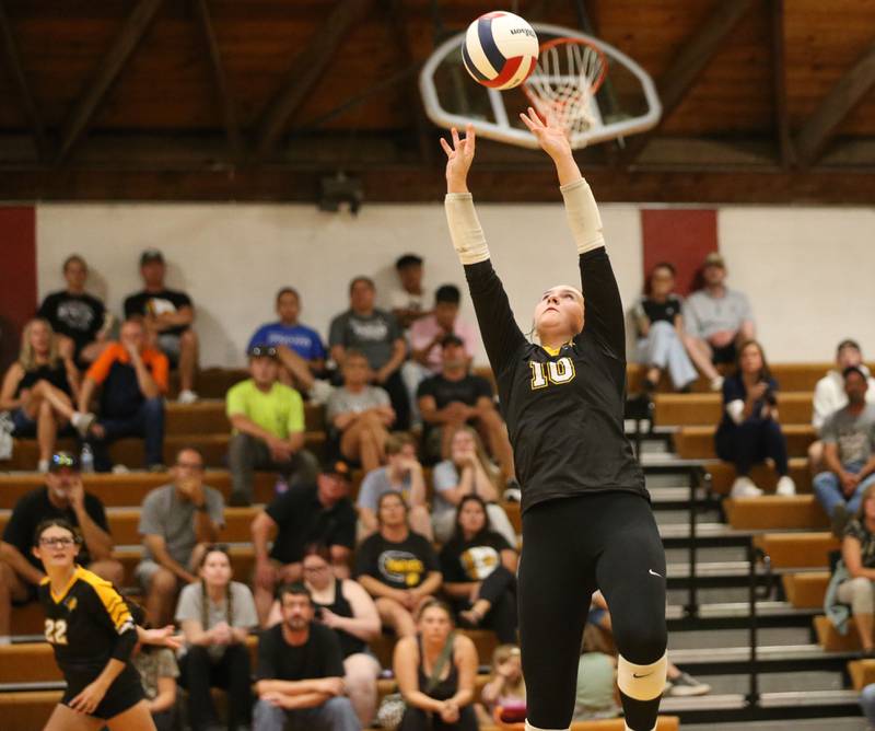 Putnam County's Myah Richardson sets the ball in the air against Henry-Senachwine on Thursday, Aug. 28, 2025 at Henry-Senachwine High School.
