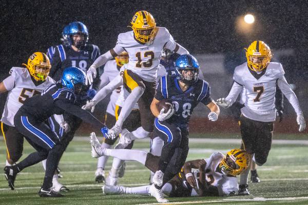 St. Charles North flips momentum in second half, comes back to down Carmel in Class 7A second round matchup