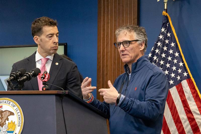 Cook County Sheriff Tom Dart, pictured right, explains how his office will implement a program to offer state IDs to exiting inmates. The program is a collaboration with Secretary of State Alexi Giannoulias