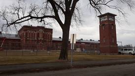 Pontiac Correctional Center uncertainty leads lawmakers to call for transparency from governor’s administration