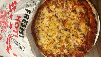 Mystery Diner in Oglesby: For tasty, no-frills pizza, order Sam’s