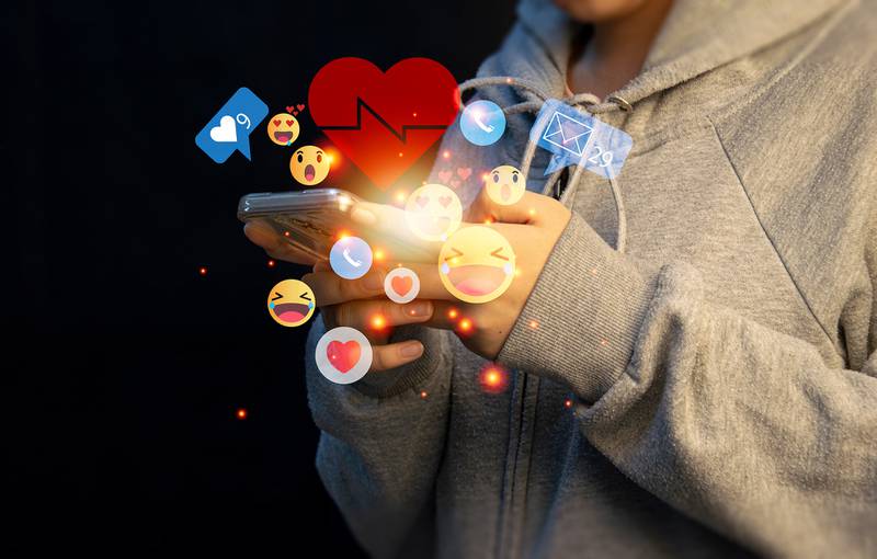 Brandon Douglas Counseling - The Effects of Social Media on Mental Health