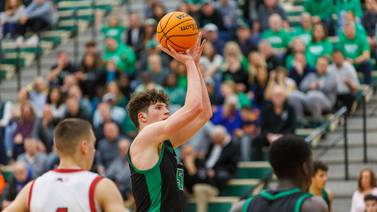 York’s Hunter Stepanich, three-sport star and Princeton football/volleyball commit, leads Dukes to state