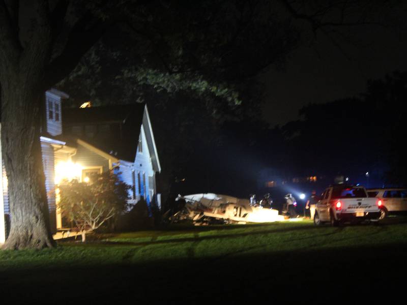 1 dead, 1 critically injured after boat runs aground, hits house in McHenry
