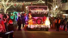 Downtown Crystal Lake kicks off holiday season with Friday night parade  