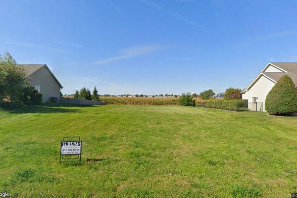 Residential home sells in Sycamore for $605,000
