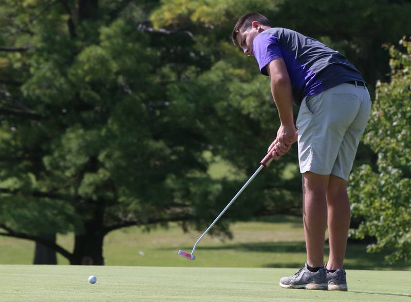Wilmington's Aaron Burkey puts during the Illinois Central Golf Meet on Monday, Sept. 18, 2023 at Wolf Creek Golf Course in Pontiac.