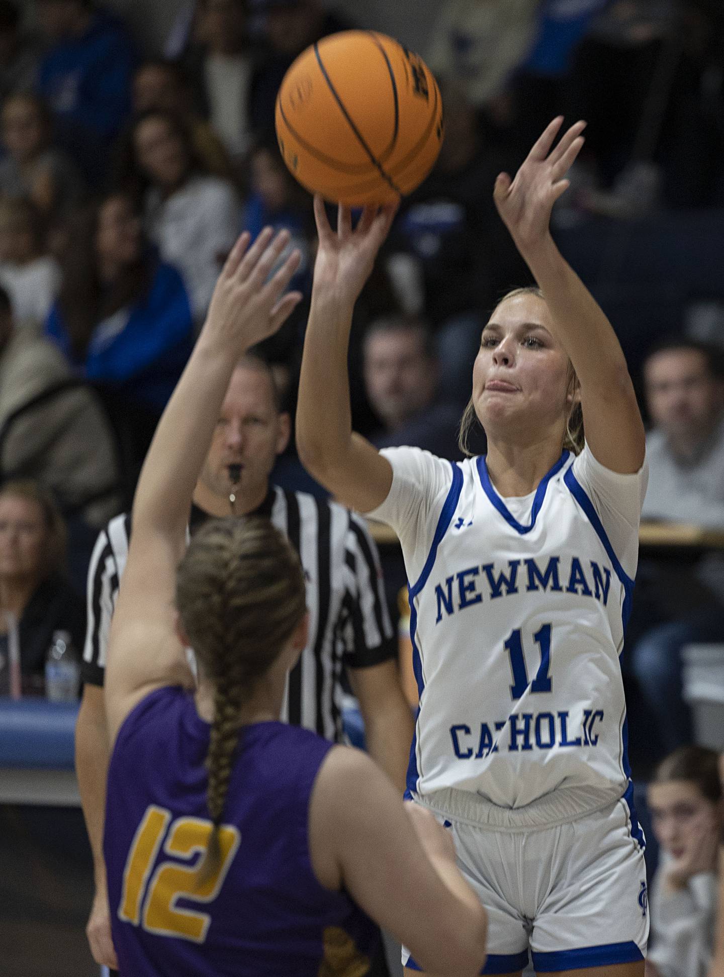 Newman’s Brooklyn Smith puts up a shot against Mendota Thursday, Dec. 4, 2025.