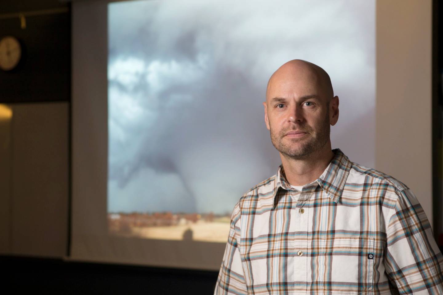 Walker Ashley, professor of meteorology and atmospheric sciences at Northern Illinois University, will share time-lapse weather imagery captured from storm chasing, satellites and radar to demonstrate rainfall patterns, tornado vulnerabilities and thunderstorm formation, at the next NIU STEM Café on March 16, 2022.