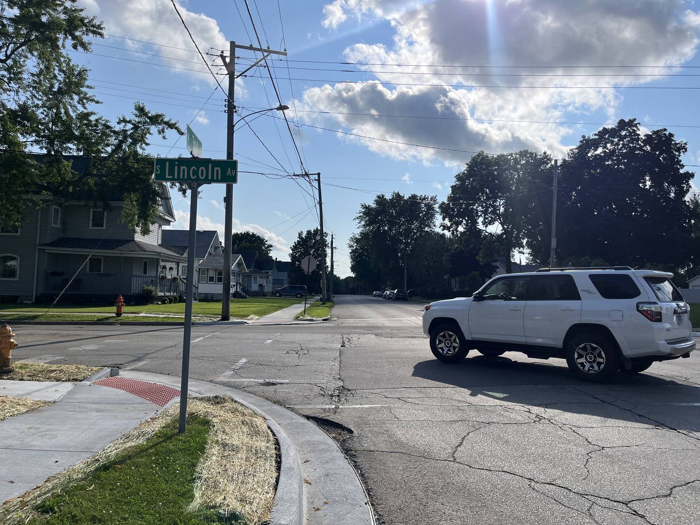 South Lincoln Avenue - from River Street to the railroad tracks near Woodlawn Avenue - is one of the 16 streets that will be resurfaced in Dixon's 2024 street resurfacing project.