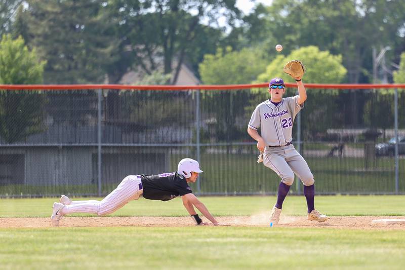 Wilmington's Ryan Kettman looks to pick off a runner in the seventh inning during a 7-2 victory over Chicago Christian in the IHSA Class 2A Beecher Sectional semifinal on Thursday, May 29, 2025.