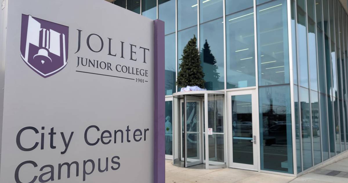 Joliet Junior College backs Pritzker plan for community colleges to