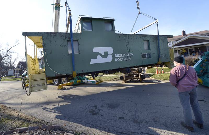 The BN 11408 caboose apparently built in 1954 was located at Historical Museum at 300-398 South Vermillion Street in Streator was removed and transported to Wenona by Senica Towing Wednesday.