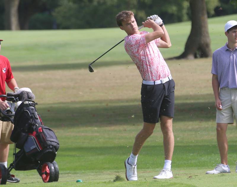 Hall's Clayton Fusinetti tees off on the 6th hole during the Class 1A Regionals on Wednesday, Oct. 1, 2025 at Deer Park Golf Club in Oglesby.