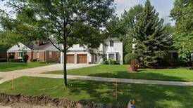 Single-family home in Elmhurst goes for $810,000