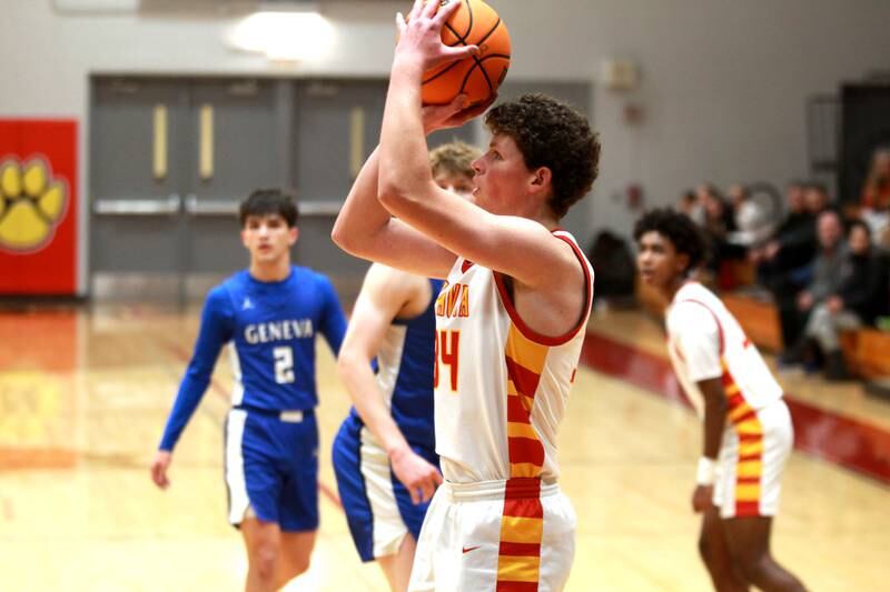 Batavia’s Payton Wolff shoots the ball during a game against Geneva on Friday, Dec. 20, 2024 in Batavia