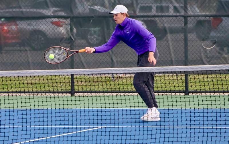 Rochelle's Conner Hunley hits a shot during the Hubs' dual meet with St. Bede.