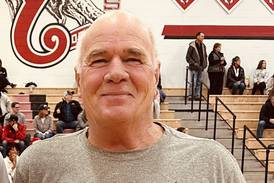 Yorkville basketball remembers long-time scorekeeper Tim Lowry ‘Everybody loved him’ 