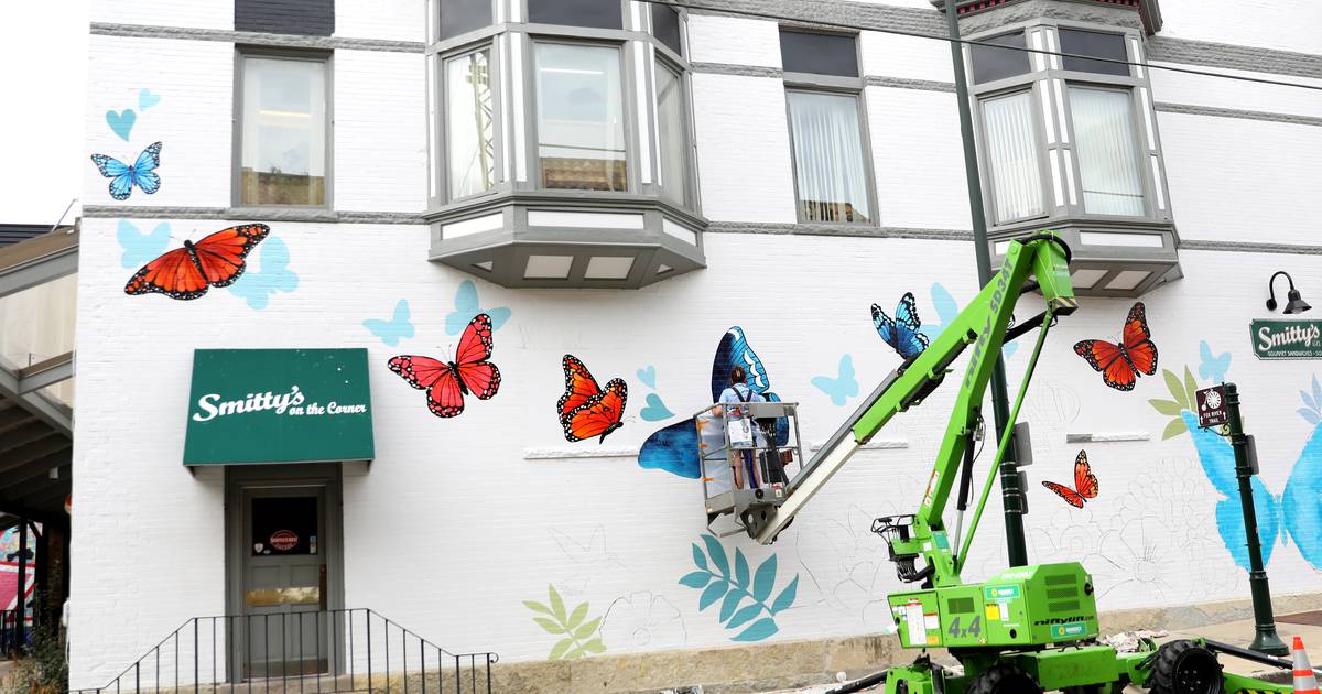 Downtown St. Charles murals will now need city approval; aim is to avoid damage to historic buildings