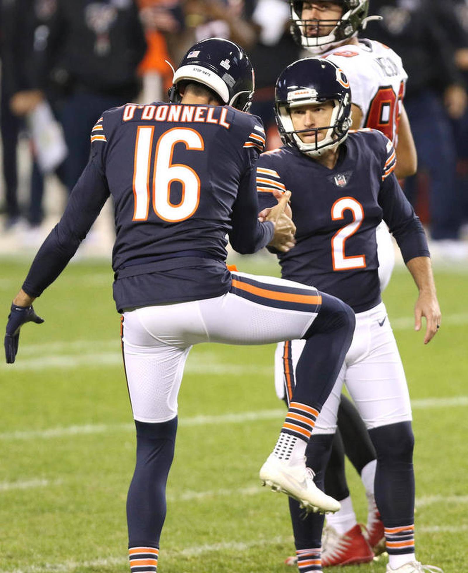 Bears kicker Cairo Santos drills gamewinner in final minutes vs. Tampa