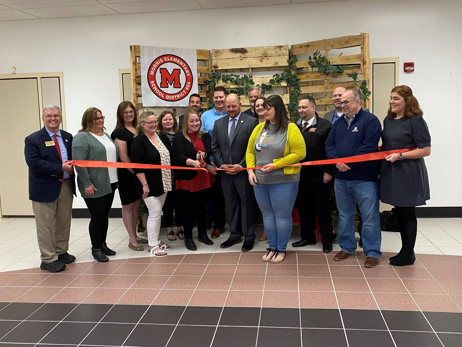 Morris Elementary, Hospital lead tour of old Shabbona Middle School