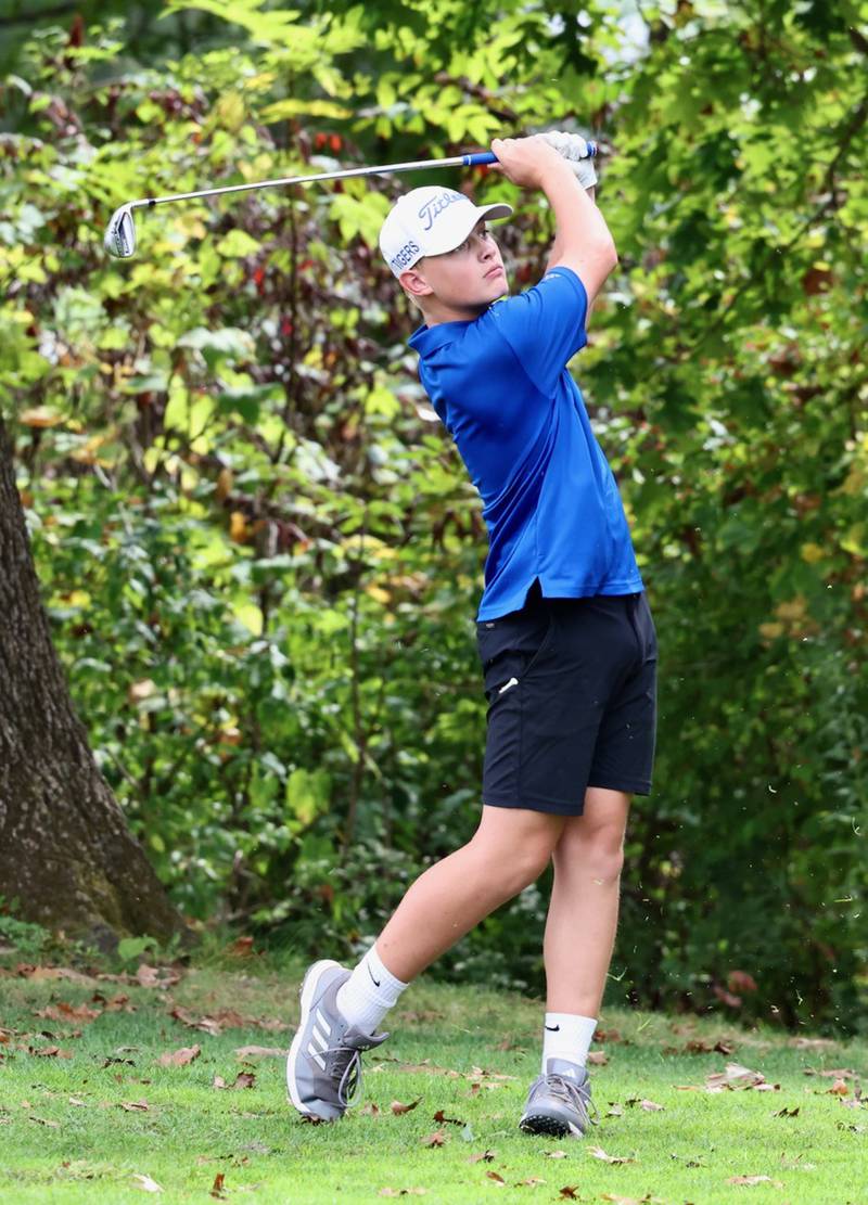 Princeton's Noah Morton watches his shot during the Three Rivers Conference Tournament on Tuesday, Sept. 23, 2025 at Chapel Hill Golf Course in Princeton.