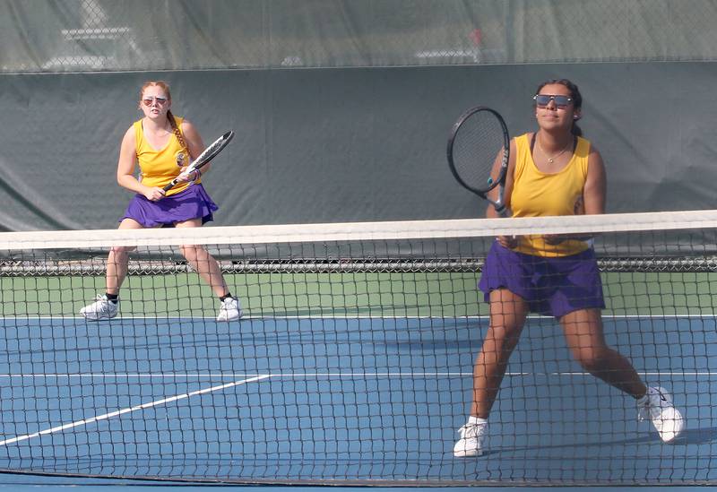 Mendota's Emily Sondgeroth and Giselle Gonzalez play during the Class 1A girls tennis sectionals on Thursday, Oct. 16, 2025 at Ottawa High School.