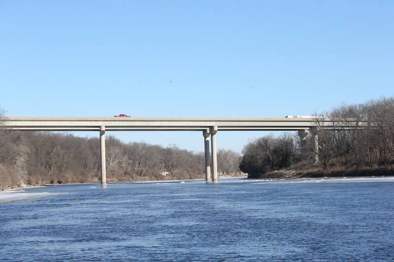 Traffic moves along Interstate 80 over the Fox River bridge on Monday, Jan. 27, 2025 near Ottawa.