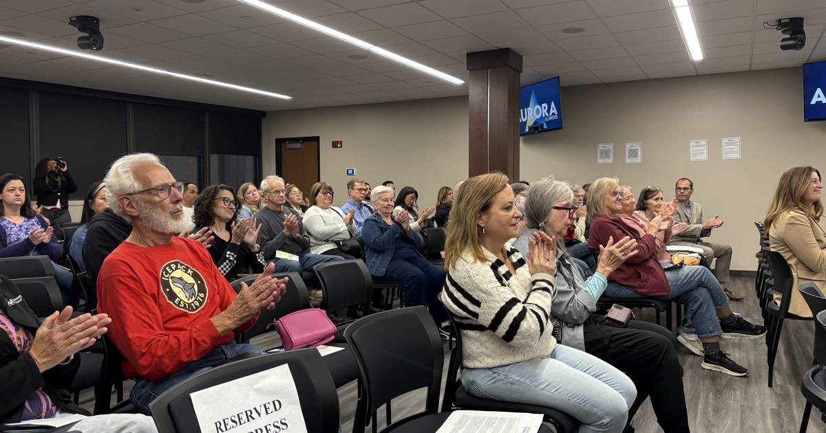 ‘We are not the enemy’: Residents speak out at U.S. Rep. Lauren Underwood’s immigration policy forum