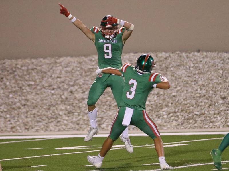 L-P's Jaron Morscheiser celebrates with teammate Rylynd Rynkewicz after making a catch on Friday, Sept. 5, 2025 at Howard Fellows Stadium.