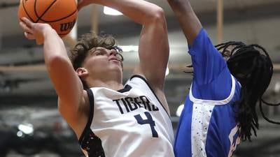 Bud Shanahan sparks Crystal Lake Central in win over Woodstock