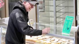 Elleson’s Bakery in Sycamore made store record 5,640 paczkis for Fat Tuesday