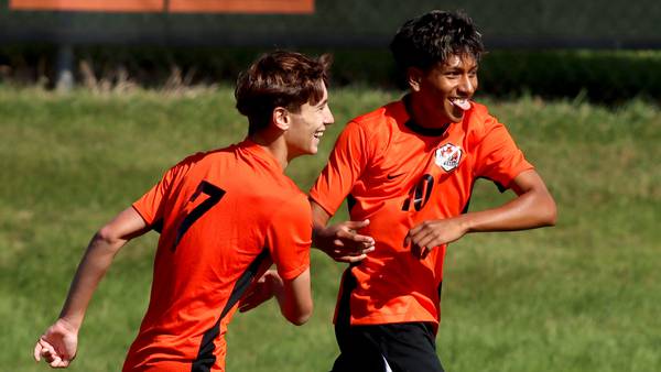 Nathan Gray, Ulisses Mateos lead Crystal Lake Central over Harvard