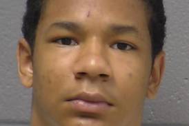 Joliet teen charged with 2022 shooting outside school seeks release from jail