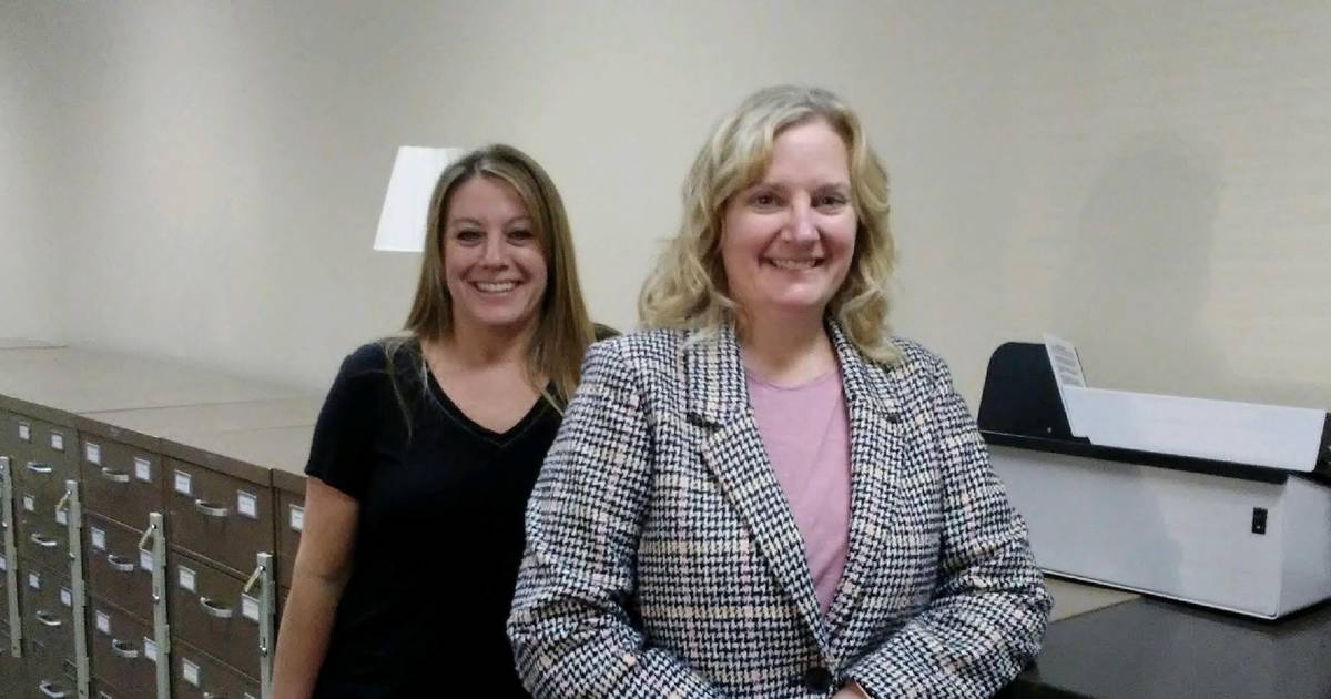 Kendall County clerk set to mail 86 400 voter registration cards Shaw