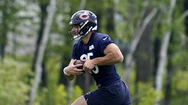 Chicago Bears TE Cole Kmet leaves practice with apparent injury