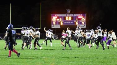 Manteno gets late go-ahead score, sack at buzzer to hold on at Peotone