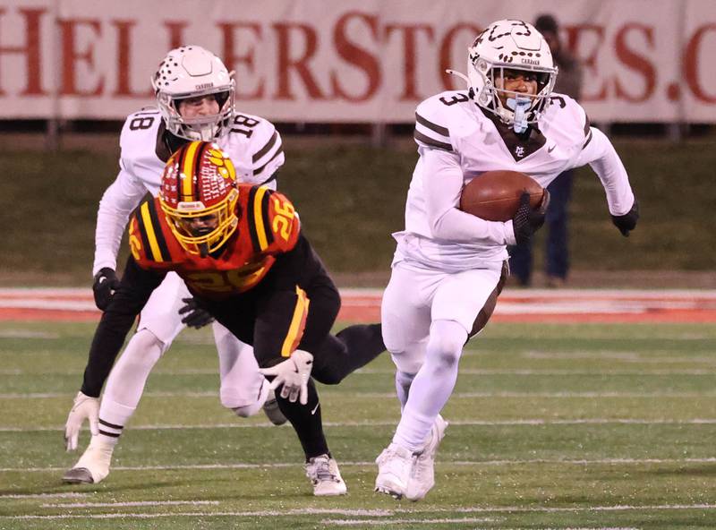 Mt. Carmel's Le’Javier Payne gets through the Batavia defense for a kick return touchdown during their Class 8A state championship game Saturday, Nov. 30, 2024, in Hancock Stadium at Illinois State University in Normal.