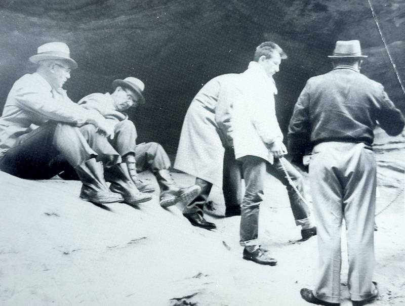 A photo from the The Daily News-Tribune dated Thursday, Nov. 17, 1960. The photo was from the day Chester Weger reenacted the Starved Rock Murders. Weger died on June 22, 2025.