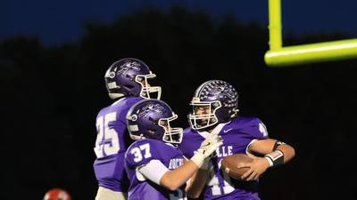 Rochelle meets latest challenge, beats Waterloo for sixth win