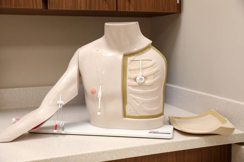 The oncology department at Mercyhealth Hospital and Physician Clinic—Crystal Lake has announced it received a Chester Chest training simulator as a donation from the Mercyhealth Development Foundation.