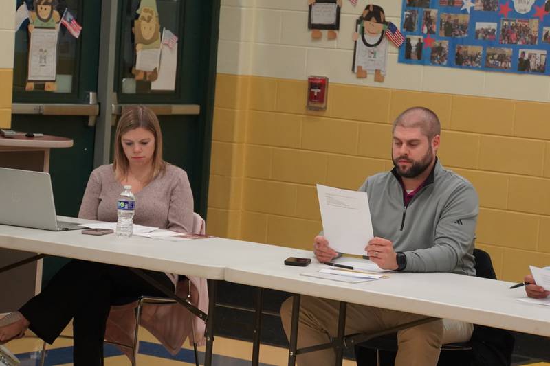 Rochelle Elementary School District Board of Education Members Stacey Dunphy (left) and Evan Tracy (right) participate in a meeting on Tuesday, Nov. 11, 2025 at Lincoln Elementary School.