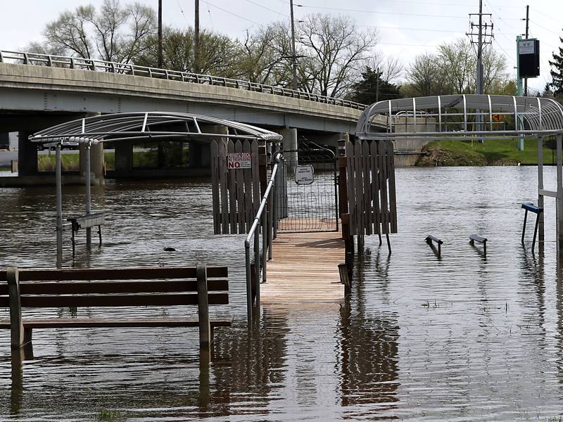 Chain O’Lakes, upper Fox River reopen for boating after weeks of flooding