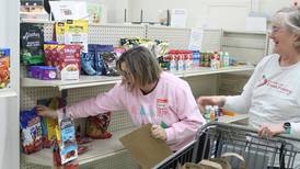 Crystal Lake company hosting mobile food drive