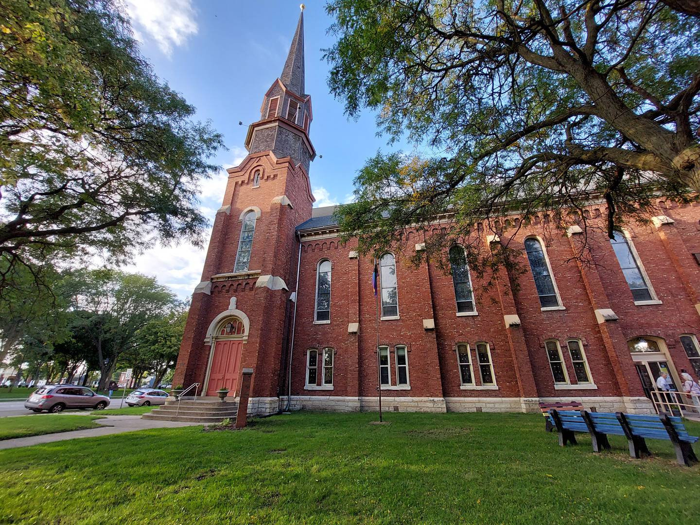 The Open Table United Church of Christ in Ottawa will be given to the Ottawa Center for the Arts to create a performance arts venue.