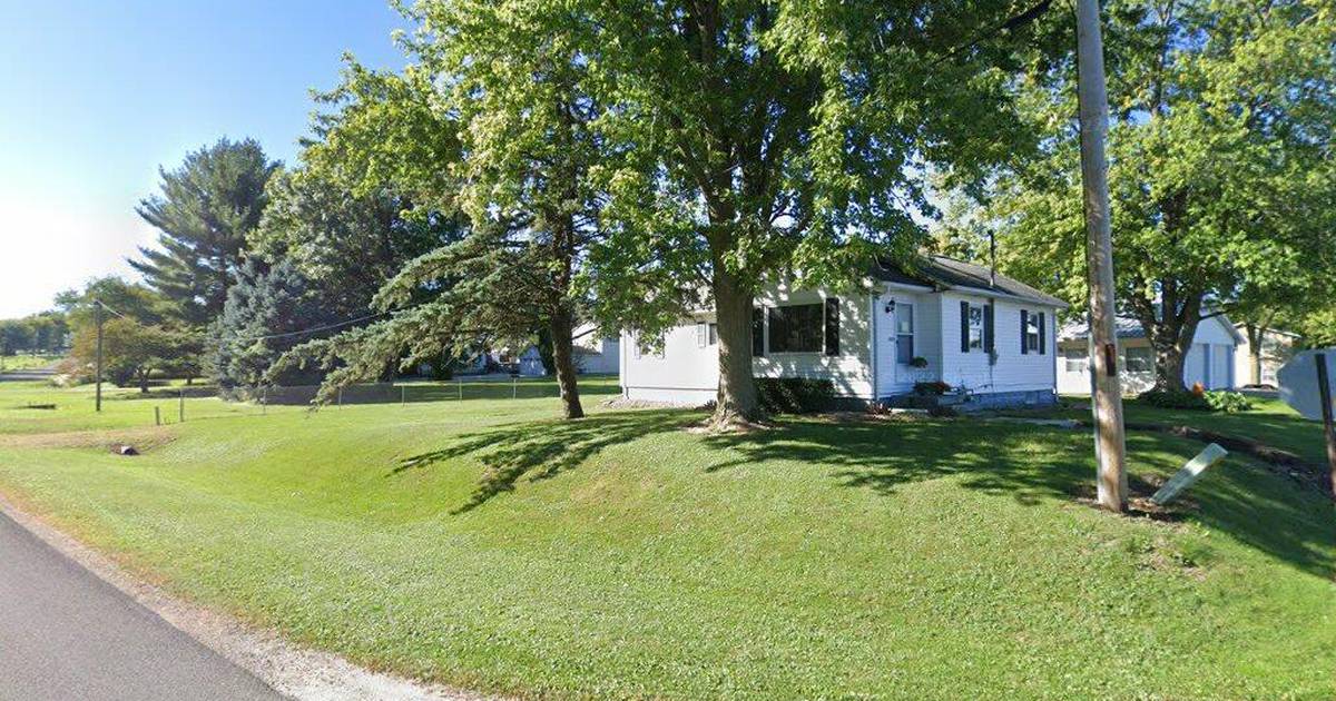 Single-family home built in 1911 sells for $185,000 in Dixon