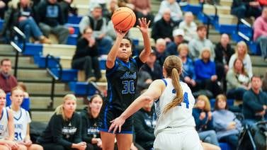 Lelanie Posada’s early buzzer beaters set tone for St. Charles North in win over Geneva
