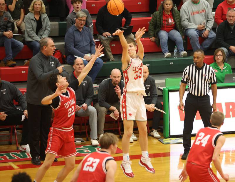 L-P's Gavin Stokes shoots a jump shot over Ottawa's Dominic Parks on Friday, Jan. 9, 2026 in Sellett Gymnasium at L-P High School.